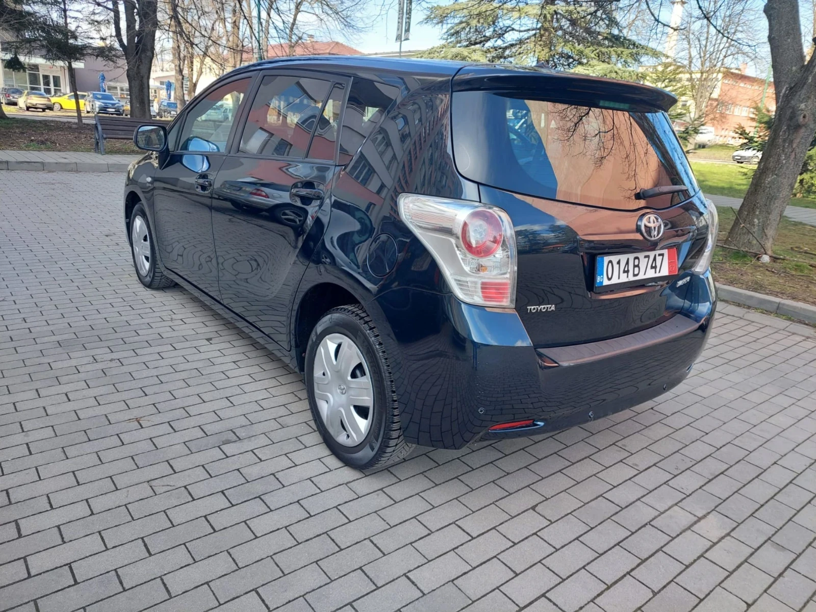 Toyota Verso 1.8 99000км AUTOMAT НОВА 6+ 1 - изображение 8