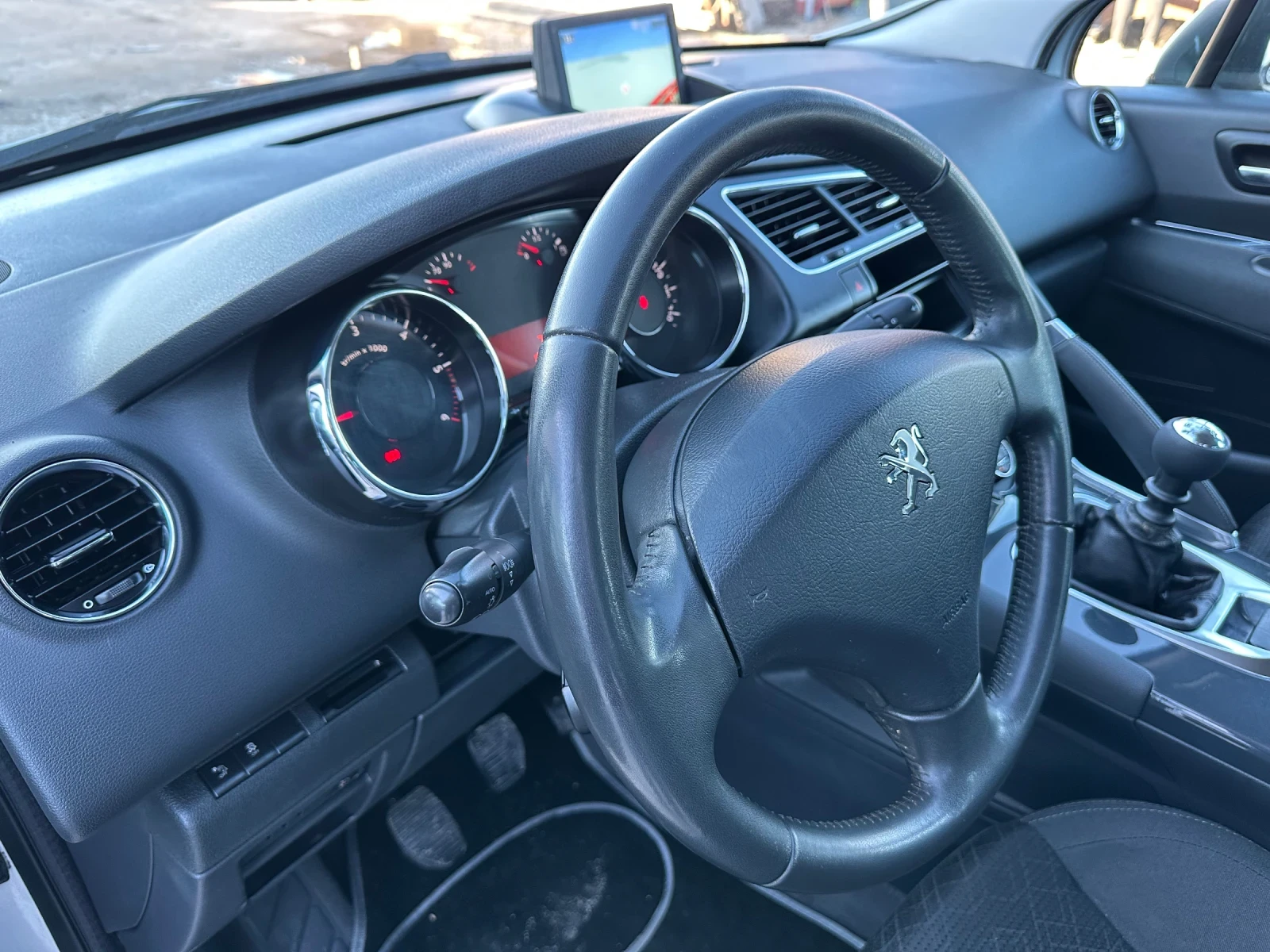 Peugeot 3008 1.6HDI - изображение 8