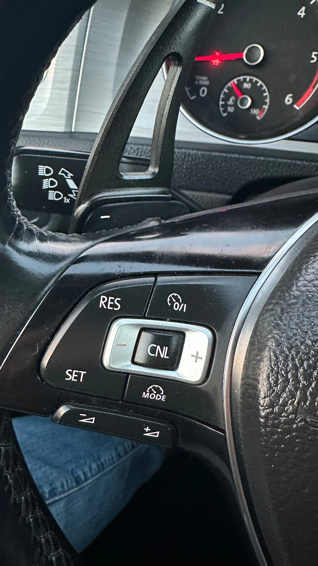 VW Golf 2.0TDI Highline, снимка 11 - Автомобили и джипове - 53951938