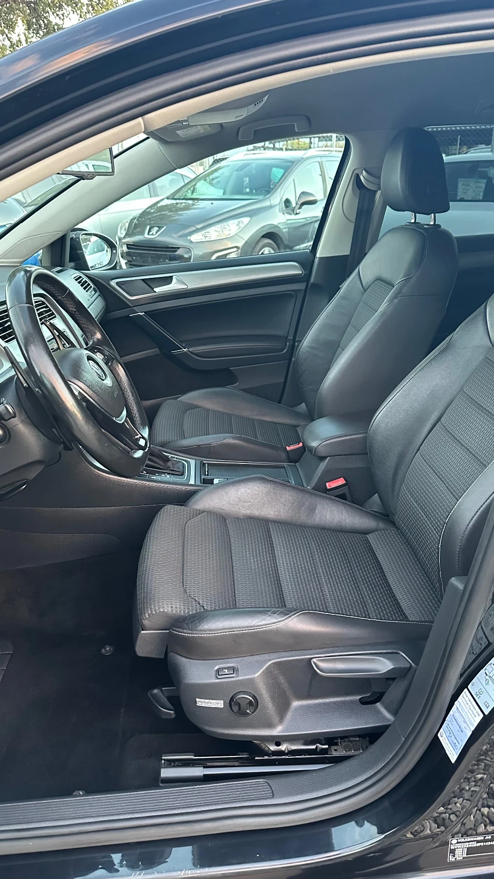 VW Golf 2.0TDI Highline, снимка 9 - Автомобили и джипове - 53951938