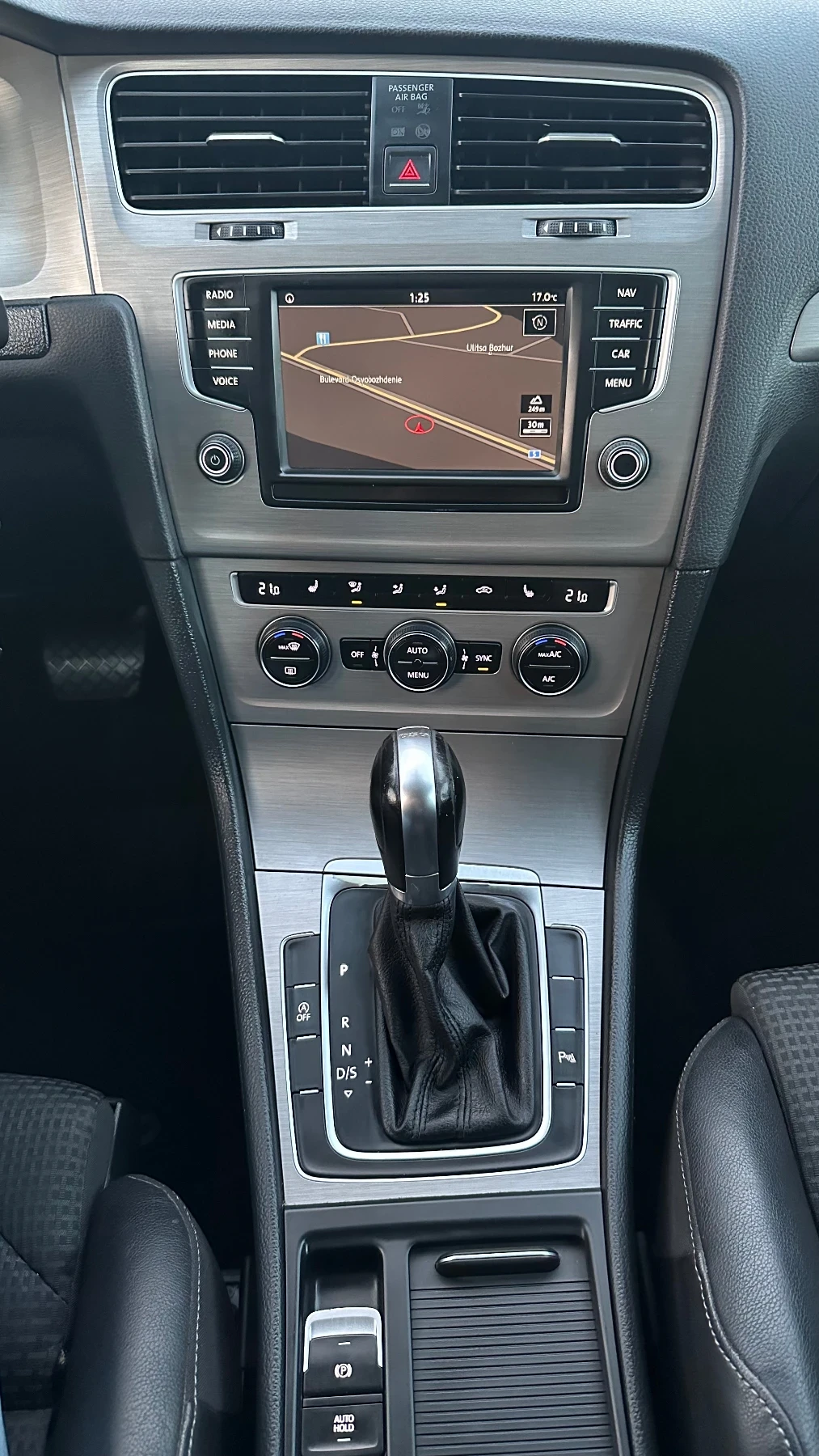 VW Golf 2.0TDI Highline, снимка 12 - Автомобили и джипове - 53951938