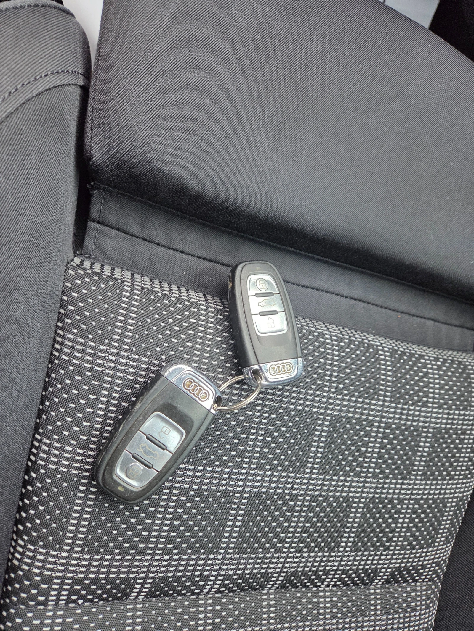 Audi A4 2.0TDI NAVI LED FULL, снимка 15 - Автомобили и джипове - 54345657