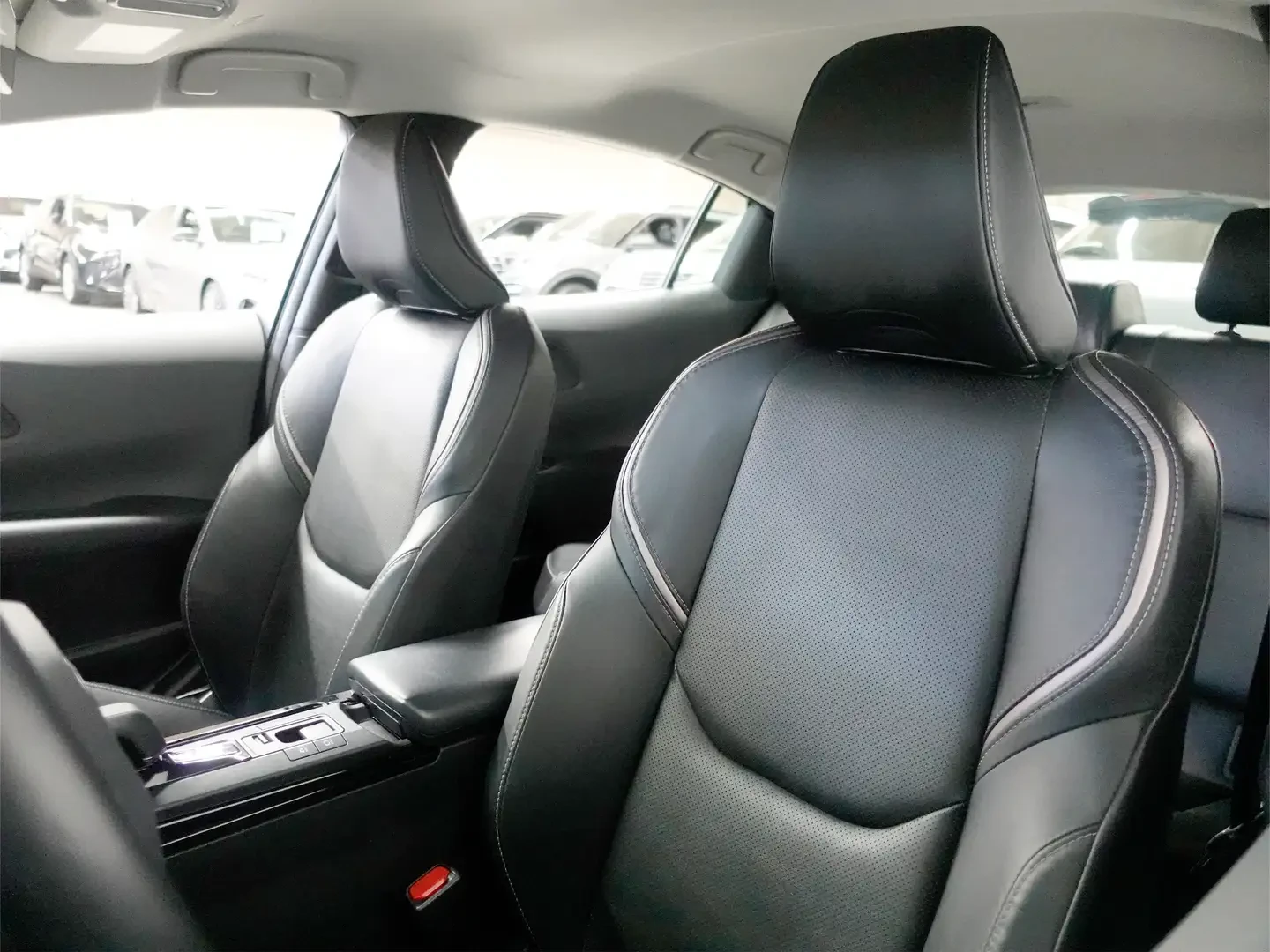 Toyota Prius XLE, снимка 15 - Автомобили и джипове - 55195920