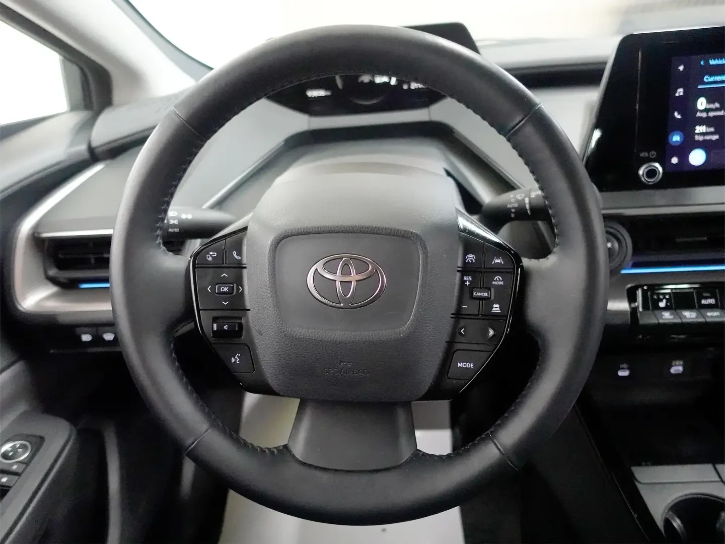 Toyota Prius XLE, снимка 12 - Автомобили и джипове - 55195920