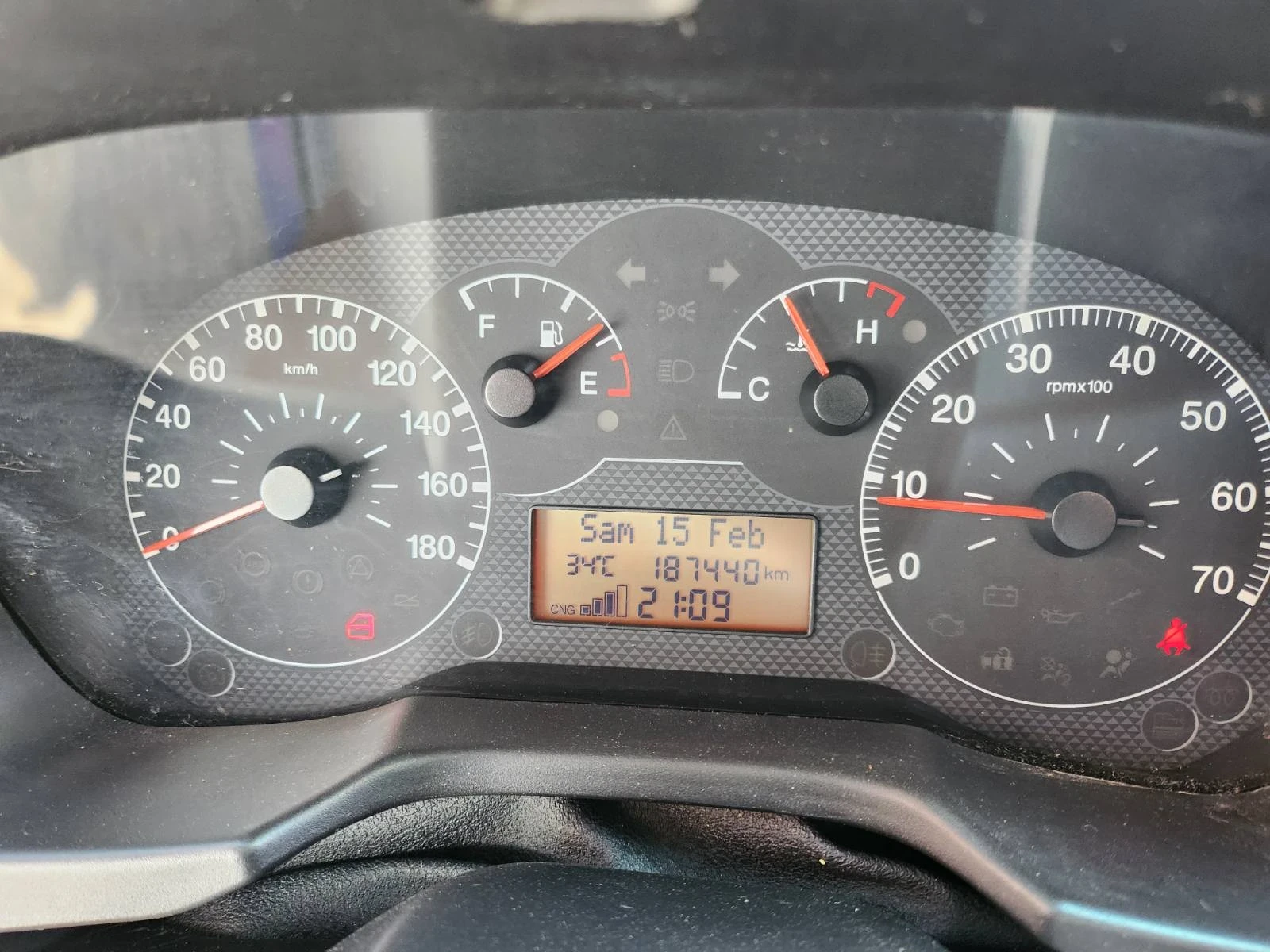 Fiat Qubo 1.4 METAN , снимка 7 - Автомобили и джипове - 55947010