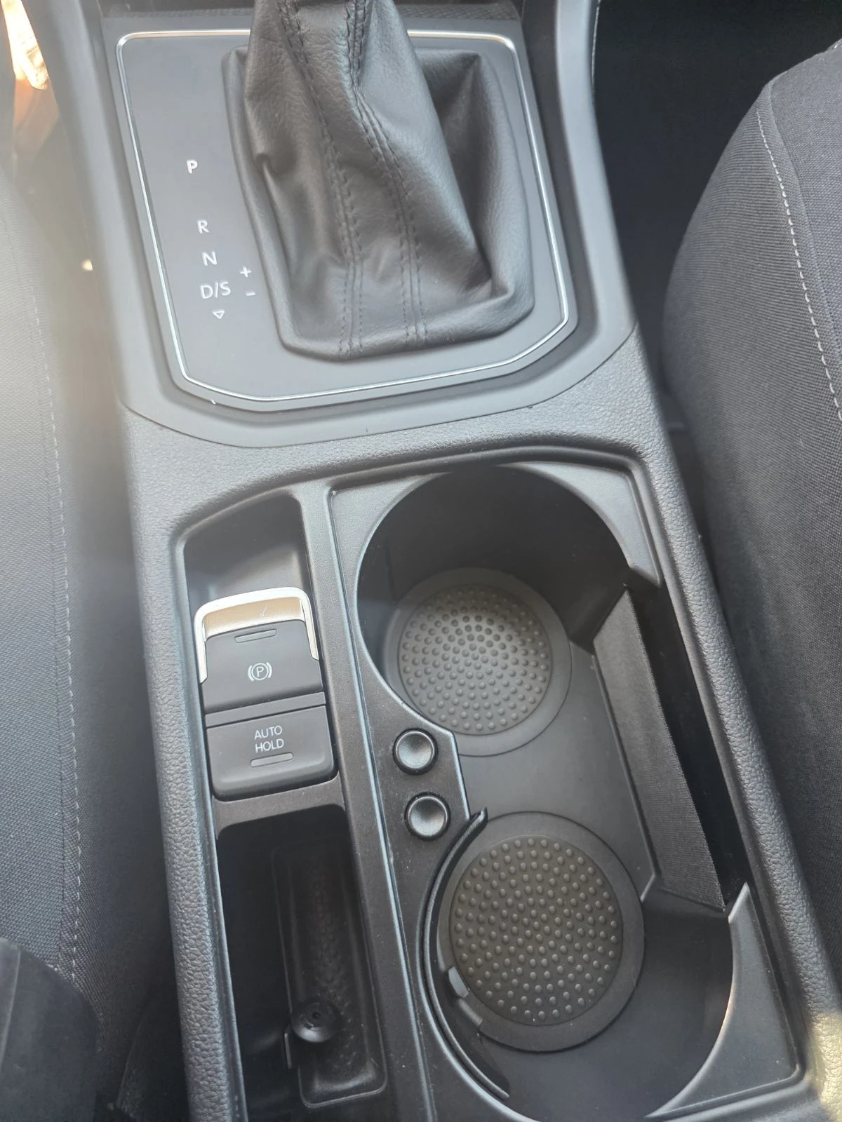 VW Touran 2.0tdi, снимка 6 - Автомобили и джипове - 56073637