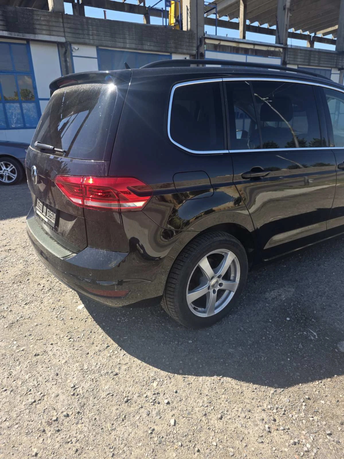 VW Touran 2.0tdi, снимка 10 - Автомобили и джипове - 56073637