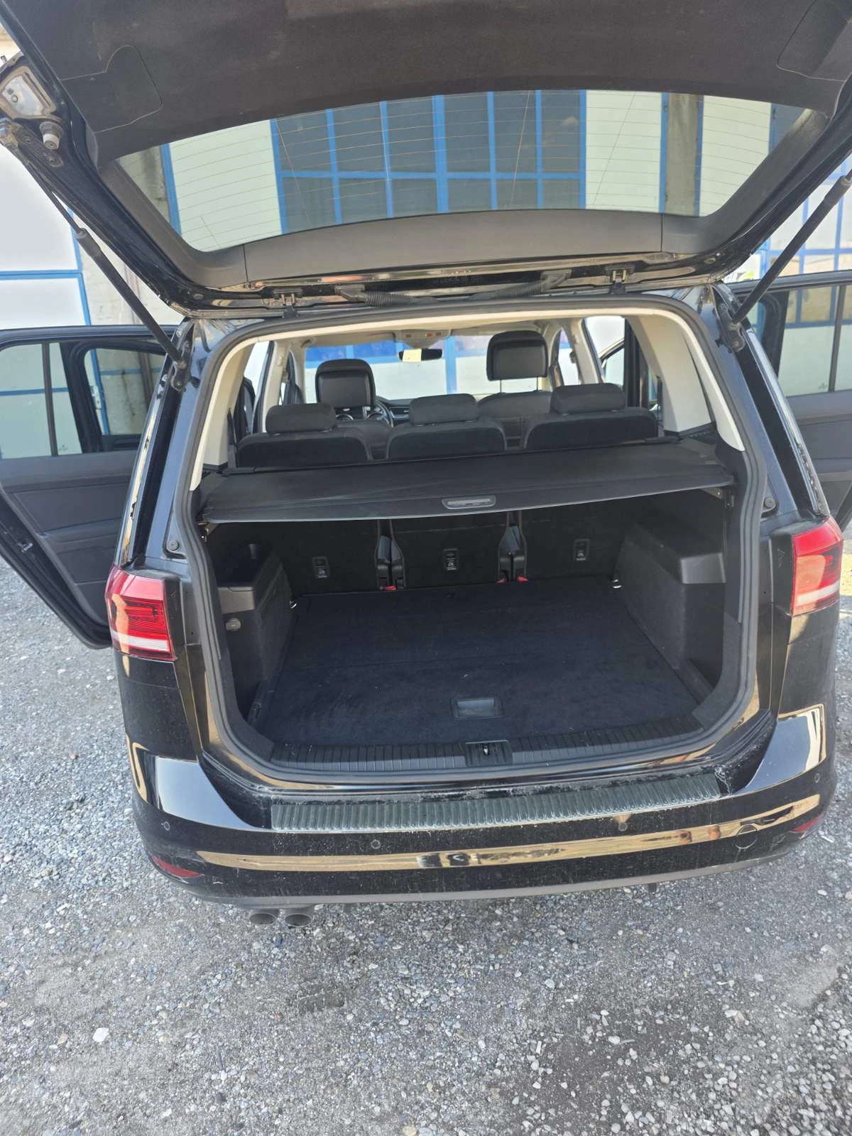 VW Touran 2.0tdi, снимка 2 - Автомобили и джипове - 56073637