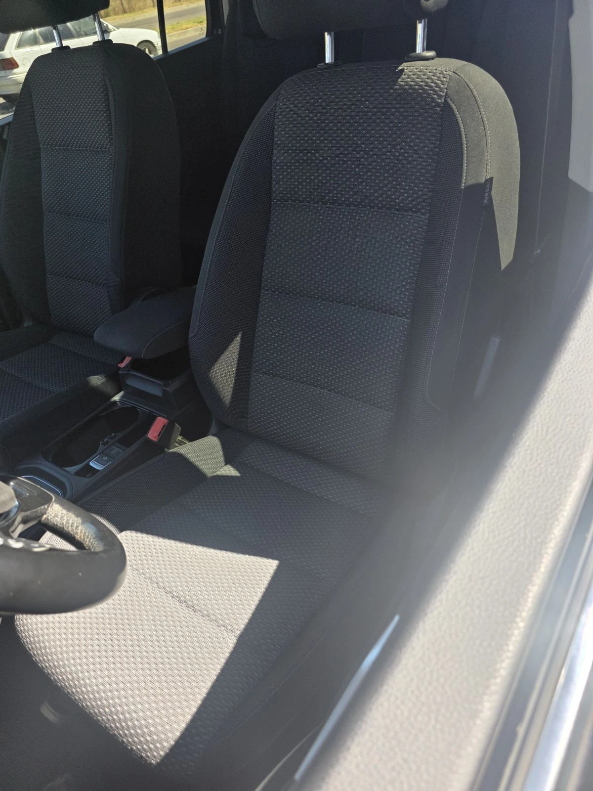 VW Touran 2.0tdi, снимка 15 - Автомобили и джипове - 56073637