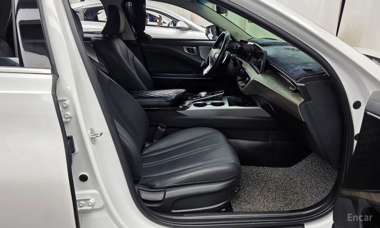Kia K8 3.5* LPG* ПОДГРЕВ* ОБДУХВАНЕ* 360КАМЕРА* КЕЙЛЕС* , снимка 13 - Автомобили и джипове - 56075928