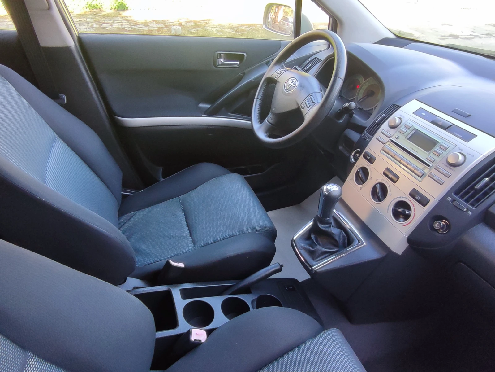 Toyota Corolla verso 2.0 D-4D-116kc-������� ������ | Mobile.bg � ����������� 11