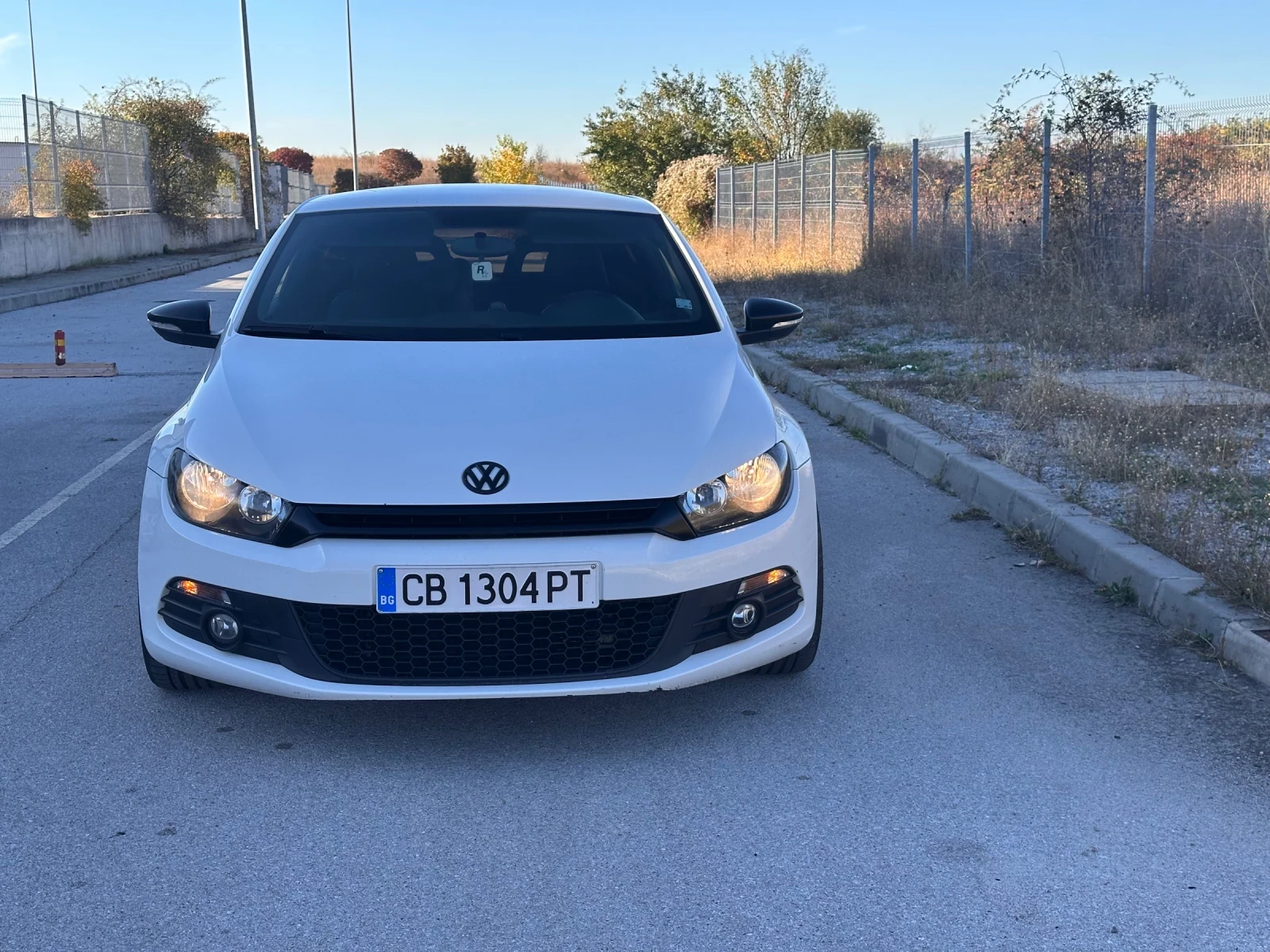 VW Scirocco 1.4 TSI, снимка 2 - Автомобили и джипове - 56641493