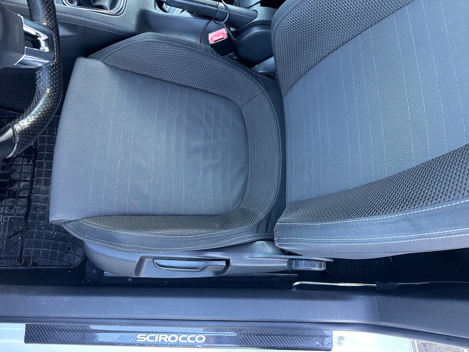 VW Scirocco 1.4 TSI, снимка 11 - Автомобили и джипове - 56641493