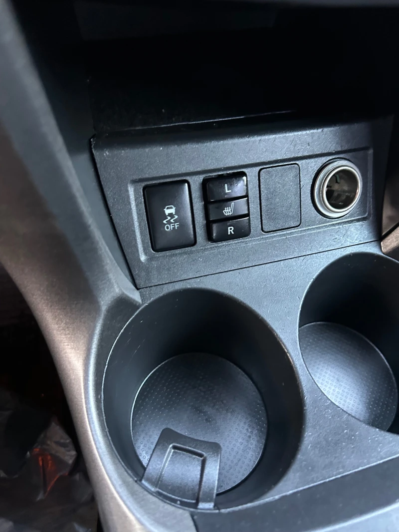 Toyota Rav4 2.2-177к., снимка 9 - Автомобили и джипове - 52827405