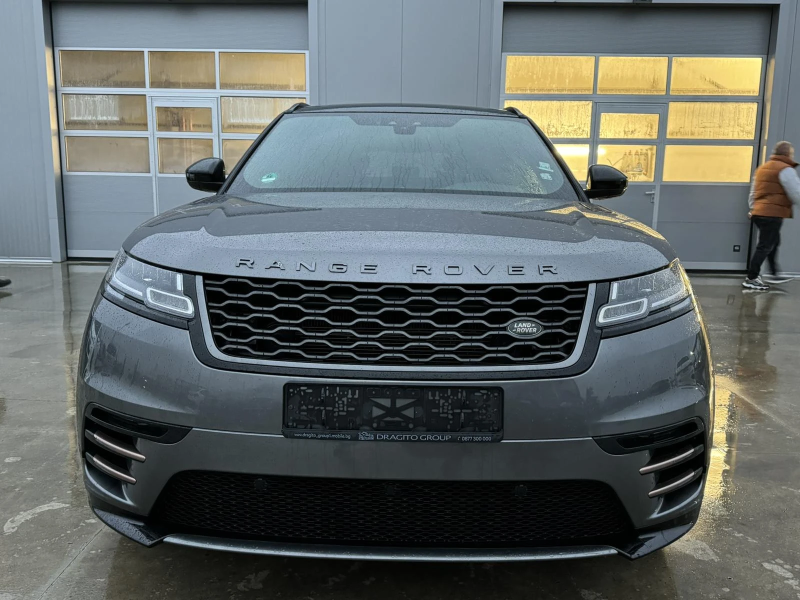 Land Rover Range Rover Velar R-Dinamic* 130хл.км* NAVI* DISTRONIC* FULL - изображение 8