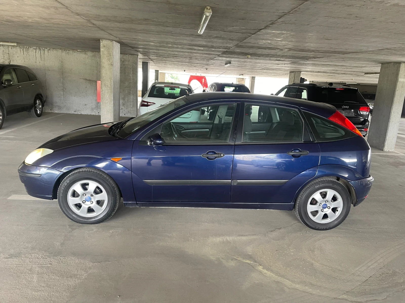 Ford Focus 1.6i ГАЗ КЛИМАТИК 4ВРАТИ НОВИ ЛЕТНИ И НОВИ ЗИМНИ - изображение 2