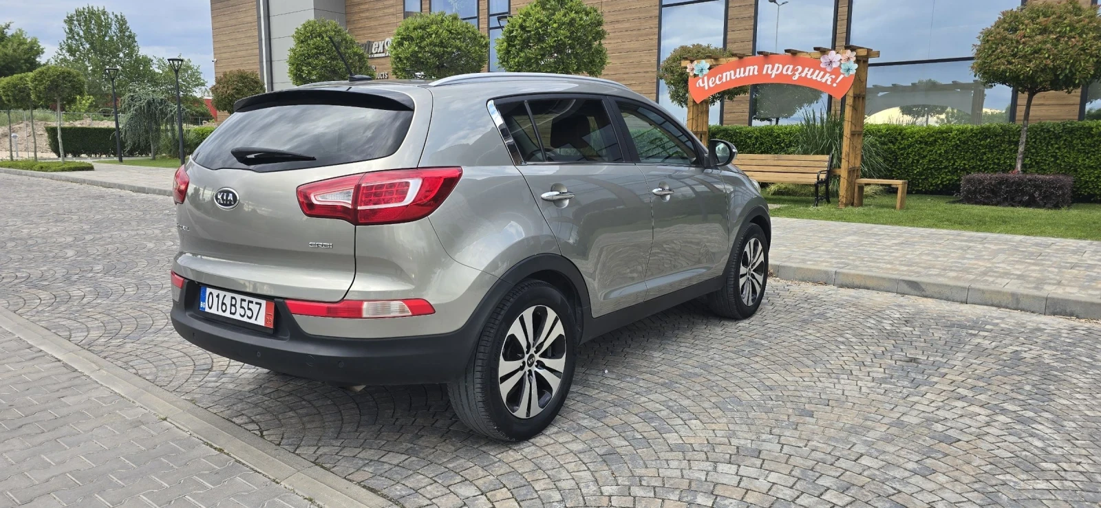 Kia Sportage 1.7CRDI ПАНОРАМА !!КАМЕРА!!НАВИГАЦИЯ!!FULL !!!TV!! - изображение 6