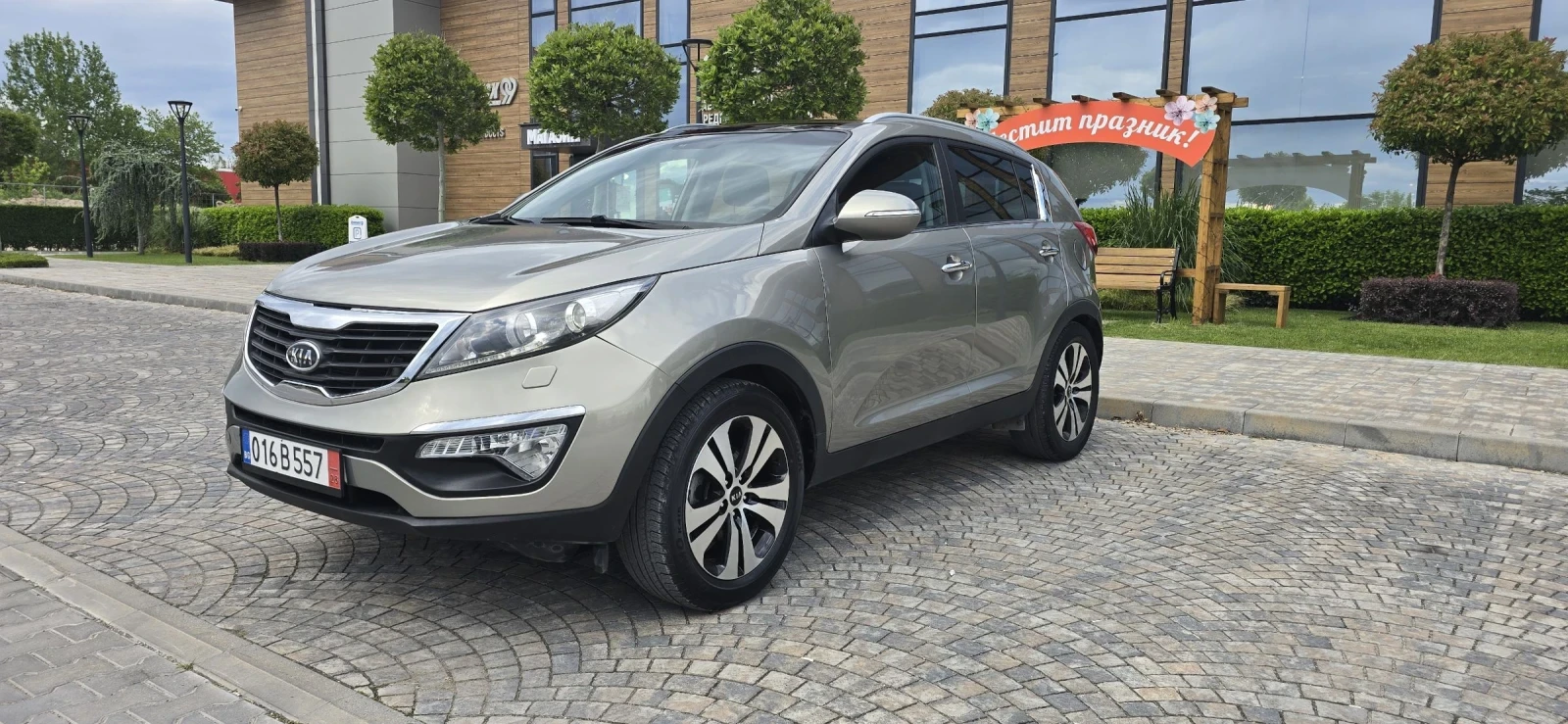 Kia Sportage 1.7CRDI ПАНОРАМА !!КАМЕРА!!НАВИГАЦИЯ!!FULL !!!TV!! - изображение 3