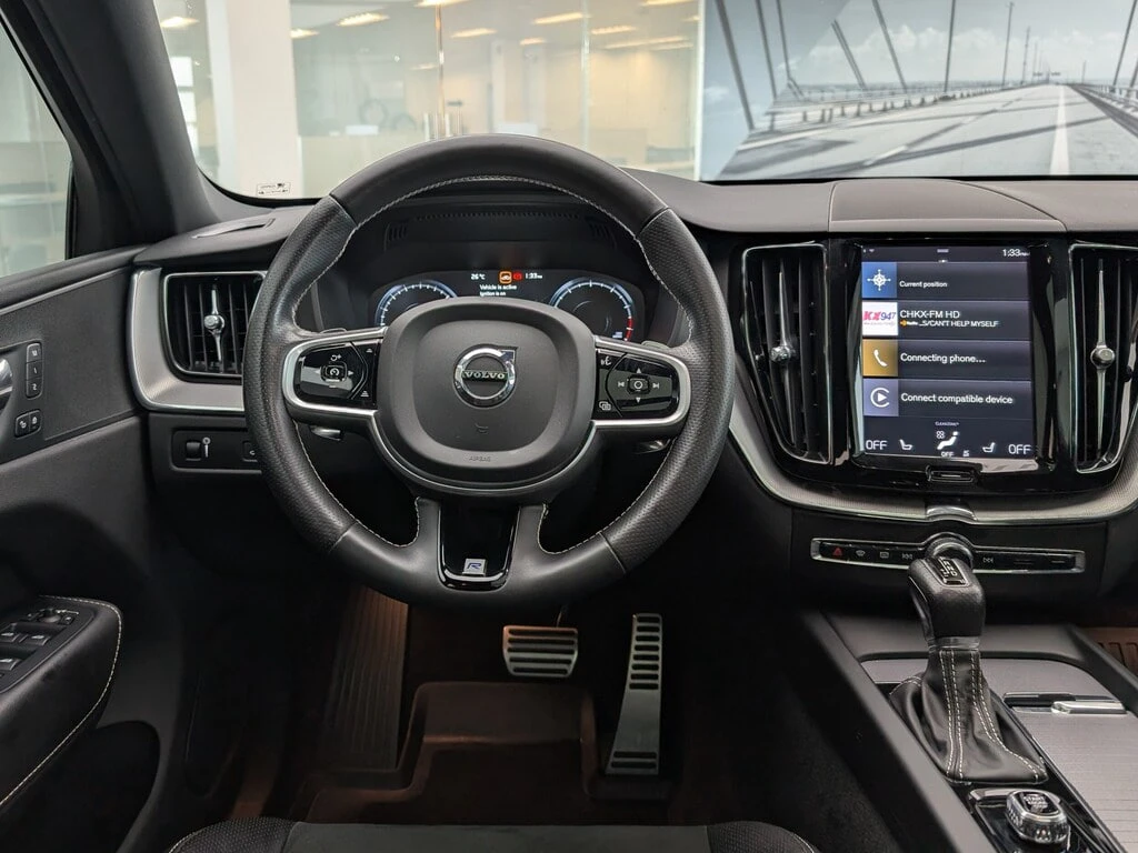 Volvo XC60 T6 R-Design* Distronic* Head-up* Мъртва зона* Пано - изображение 9