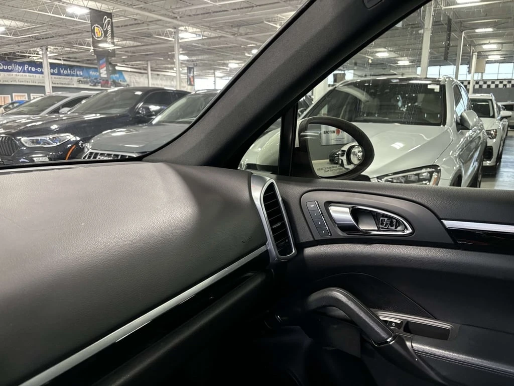 Porsche Cayenne Tiptronic| AWD| NAV| LEATHER| SUNROOF| BACKUPCAMER | Mobile.bg � ����������� 11