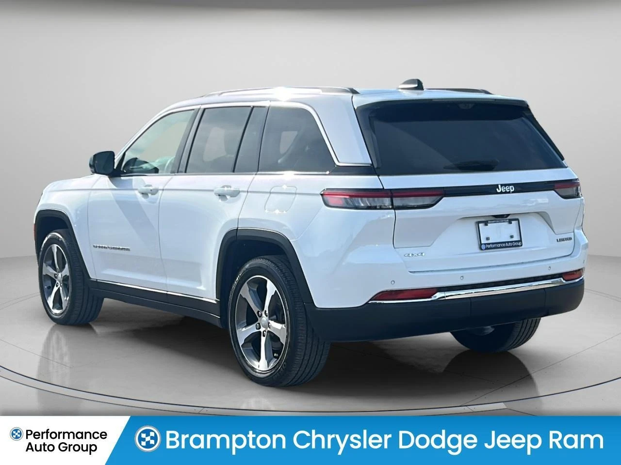 Jeep Grand cherokee Limited 4x4 С РЕГИСТРАЦИЯ & АВТО КРЕДИТ - изображение 3