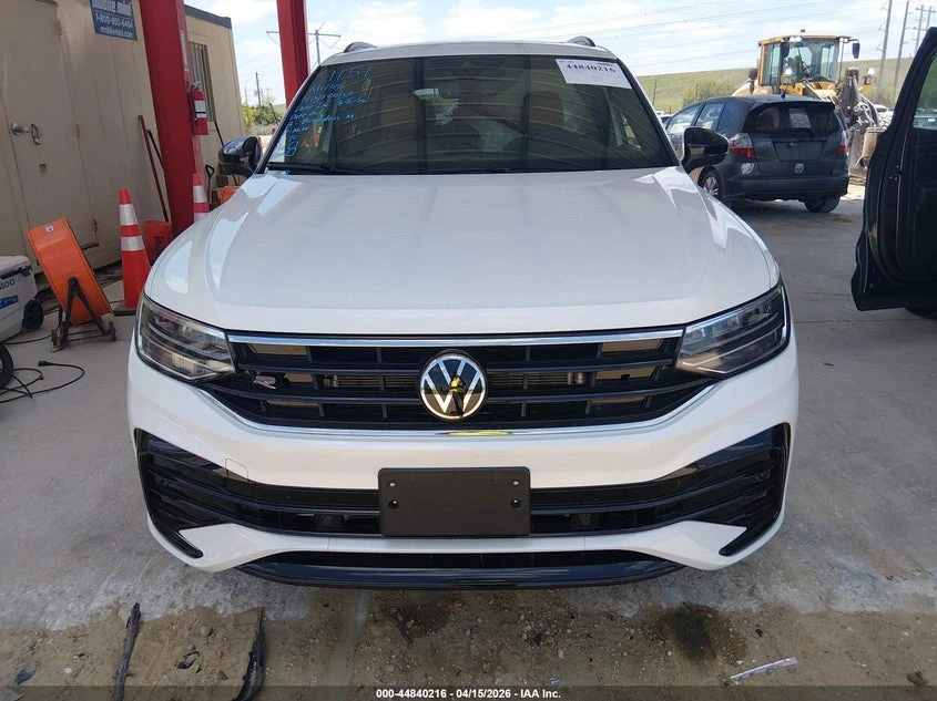 VW Tiguan 2.0l Volkswagen 2.0T Se R-Line Black, снимка 12 - Автомобили и джипове - 54568929