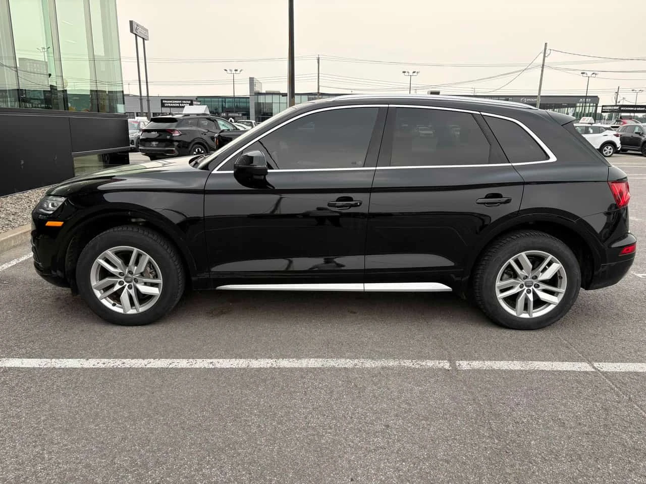 Audi Q5 * Komfort * CARFAX * ОПЦИЯ ЗА ФИНАНСИРАНЕ , снимка 2 - Автомобили и джипове - 55335154