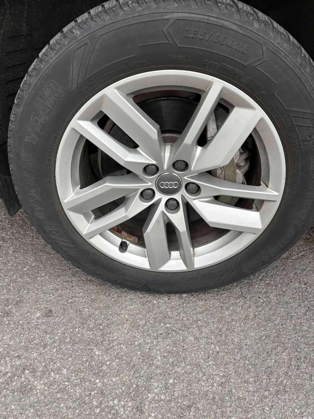 Audi Q5 * Komfort * CARFAX * ОПЦИЯ ЗА ФИНАНСИРАНЕ , снимка 16 - Автомобили и джипове - 55335154
