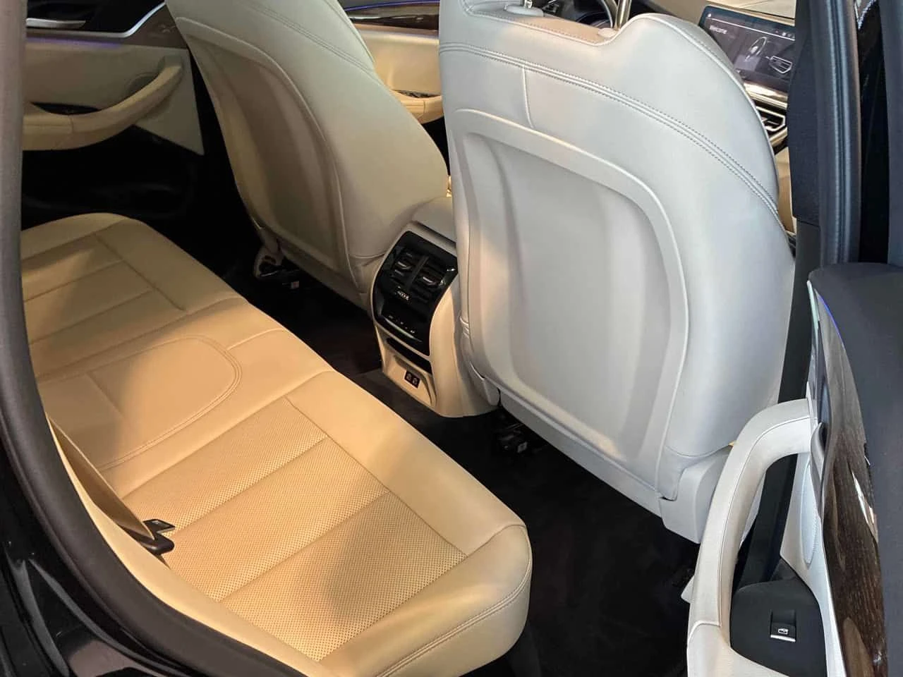 BMW X3 * xDrive30i * CARFAX * БЕЗ ПЪРВОНАЧАЛНА ВНОСКА, снимка 14 - Автомобили и джипове - 55602337