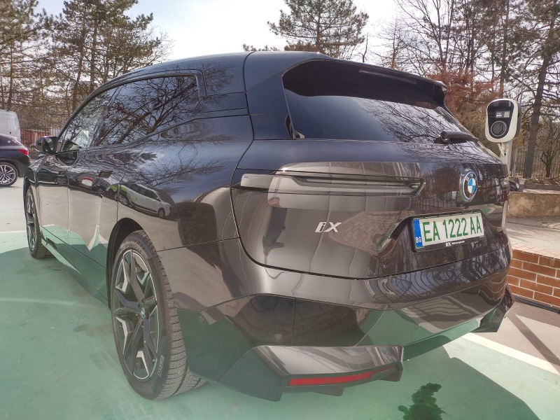 BMW iX xDrive 40, снимка 4 - Автомобили и джипове - 45173889