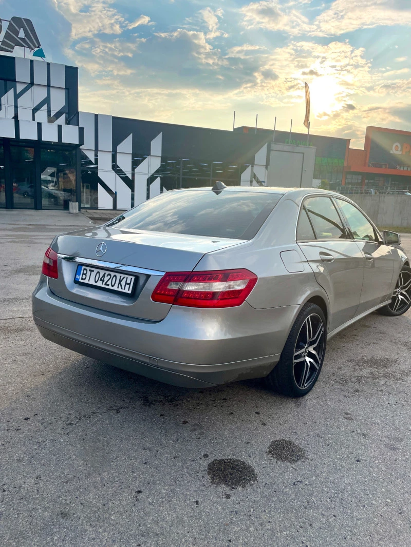 Mercedes-Benz E 200 Bluetec, снимка 4 - Автомобили и джипове - 47399590