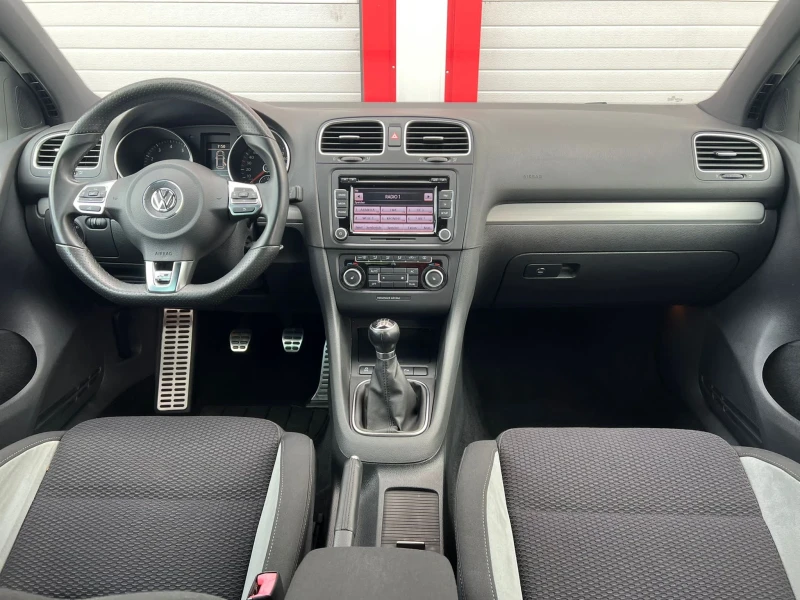 VW Golf 1.4TSI R-LINE NAVI KLIMATRONIK 6-СКОРОСТИ EVRO 5A , снимка 14 - Автомобили и джипове - 47555535