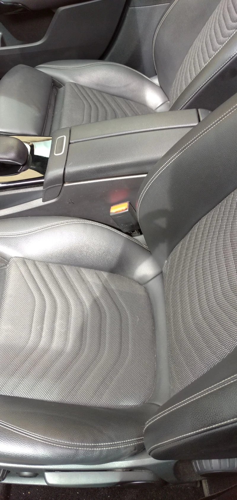 Mercedes-Benz A 180 Pano* LED* 3d.CAMERA* SPORT, снимка 4 - Автомобили и джипове - 49654923