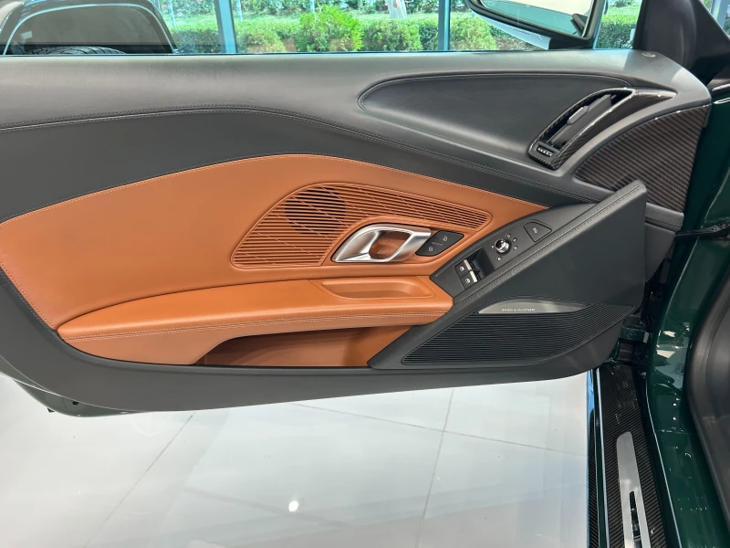 Audi R8 Spyder Performance, снимка 13 - Автомобили и джипове - 50709381