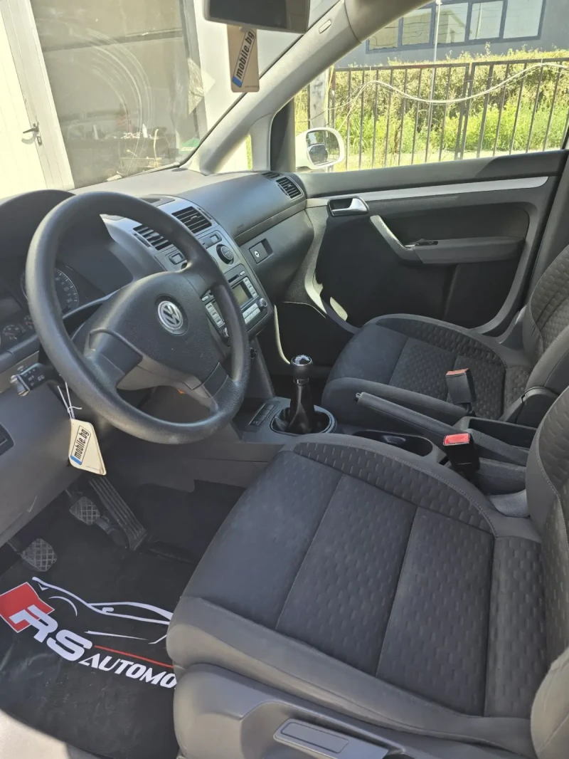 VW Touran Нов внос.Топ съсътояние, снимка 12 - Автомобили и джипове - 51533368