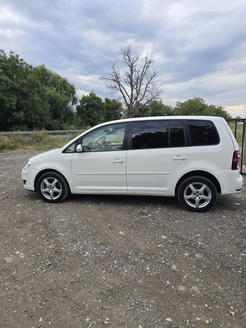 VW Touran Нов внос.Топ съсътояние, снимка 5 - Автомобили и джипове - 51533368