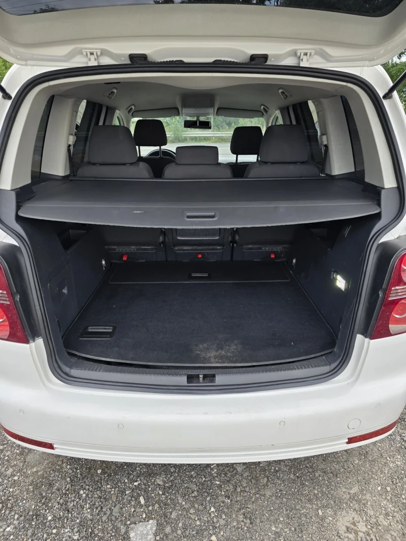 VW Touran Нов внос.Топ съсътояние, снимка 10 - Автомобили и джипове - 51533368