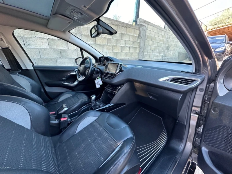 Peugeot 2008 1.2 VTi Allure, Панорама, снимка 11 - Автомобили и джипове - 51747284