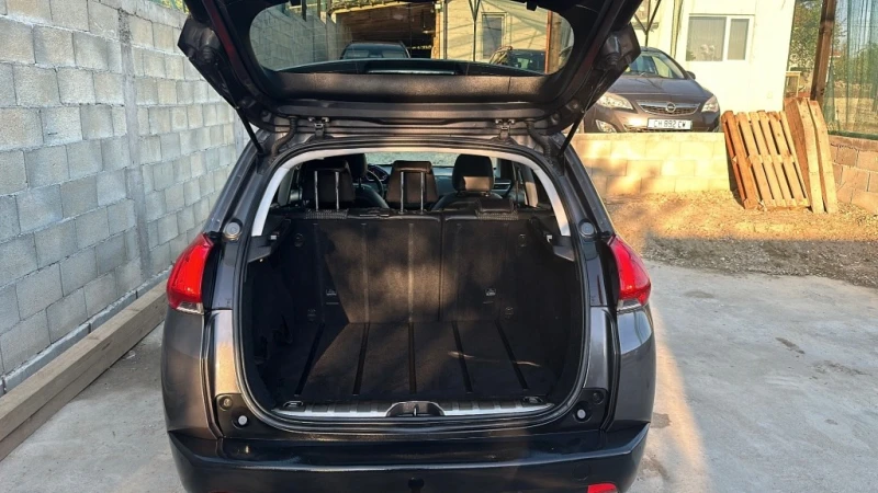 Peugeot 2008 1.2 VTi Allure, Панорама, снимка 5 - Автомобили и джипове - 51747284