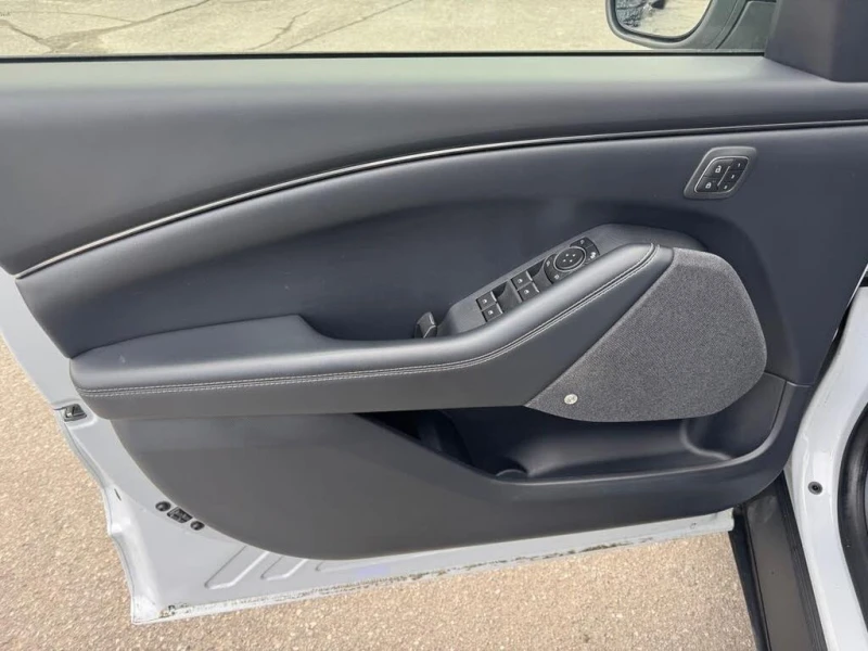 Ford Mustang Mach-E ПАМЕТ* ПАНОРАМА* КОЖА* ПОДГРЕВ, снимка 16 - Автомобили и джипове - 52728682