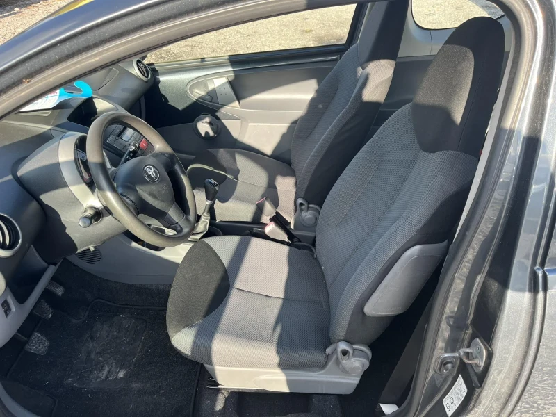 Toyota Aygo 1.0 бензин, снимка 6 - Автомобили и джипове - 52794150