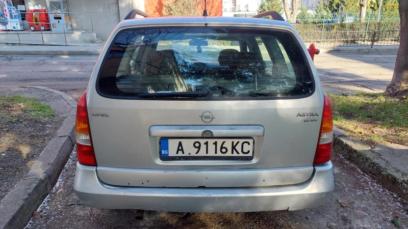 Opel Astra Комби, снимка 5 - Автомобили и джипове - 53209515