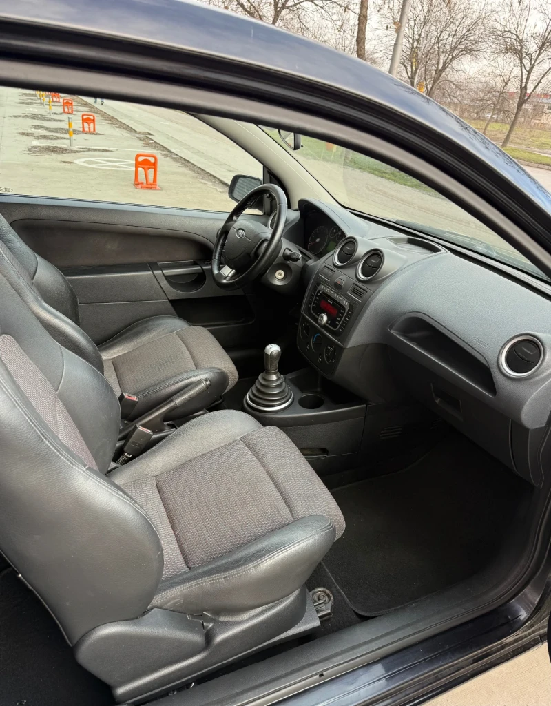 Ford Fiesta 1.6 бензин 101 коня Sport Edition, снимка 8 - Автомобили и джипове - 53384412