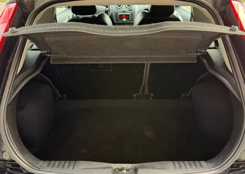 Ford Fiesta 1.6 бензин 101 коня Sport Edition, снимка 11 - Автомобили и джипове - 53384412
