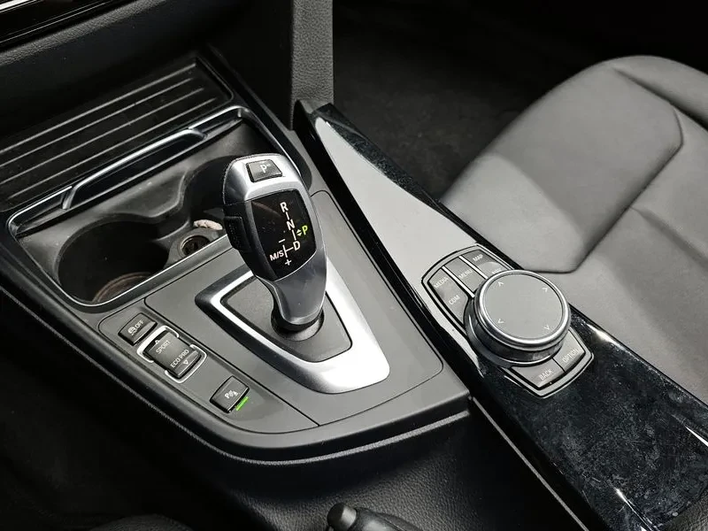 BMW 320 d, снимка 9 - Автомобили и джипове - 54592466
