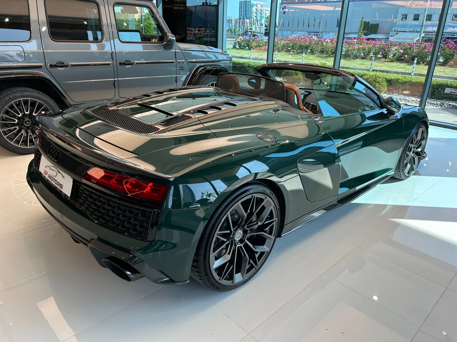 Audi R8 Spyder Performance - изображение 6