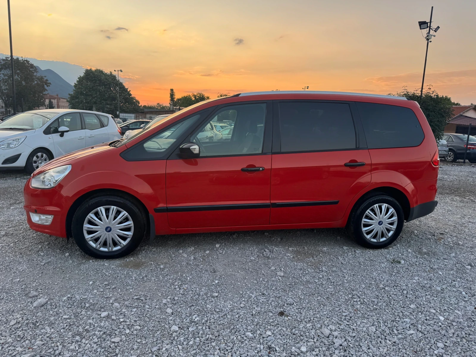 Ford Galaxy 1.6D 6ck 116k.c KLIMATR 197000km 7 MESTA - изображение 3