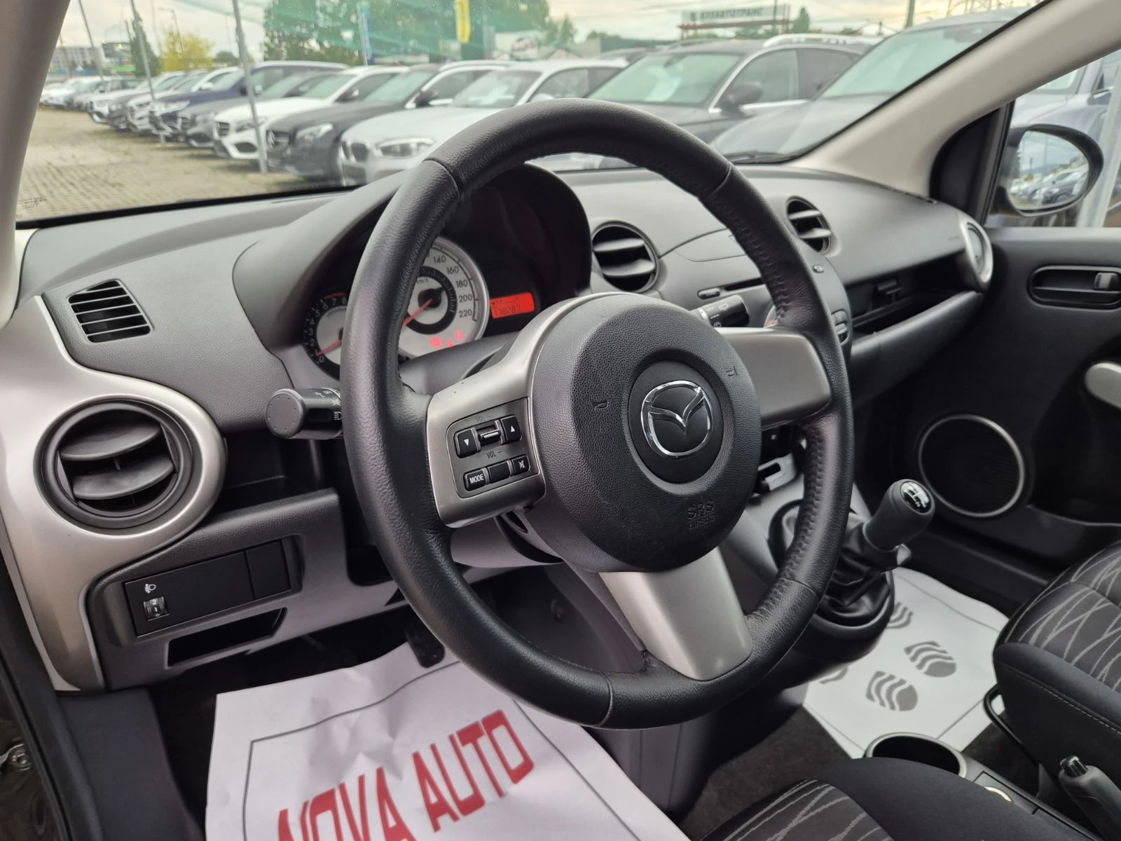 Mazda 2 1.4i-178.000км-СУПЕР СЪСТОЯНИЕ - изображение 8