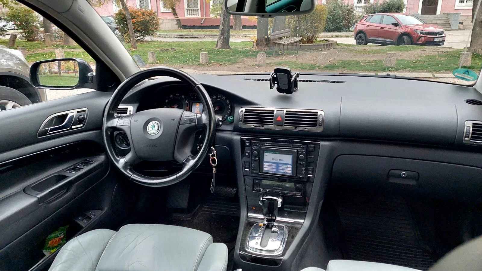 Skoda Superb  LIMITED V6 30 - изображение 4