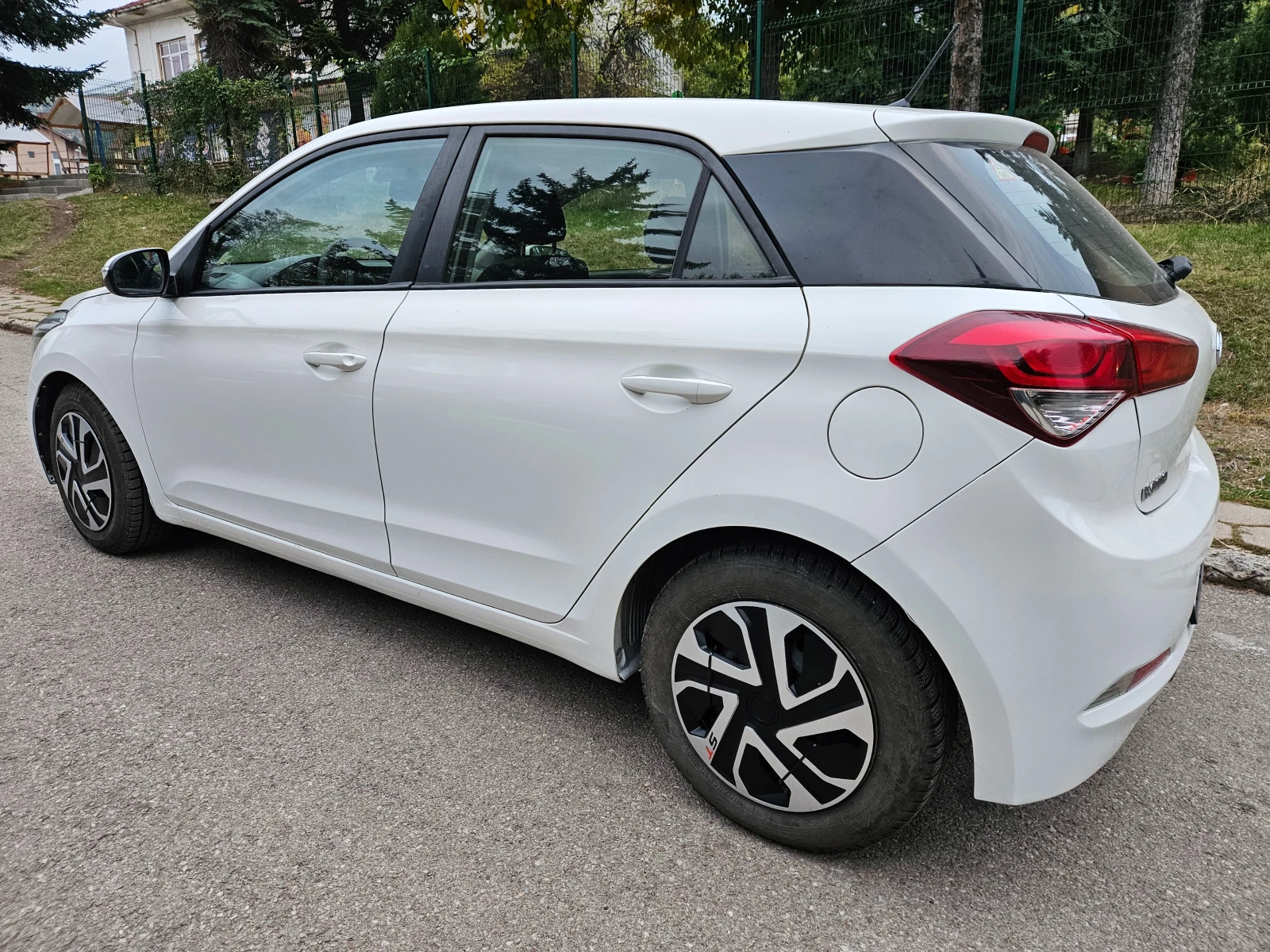 Hyundai I20 ���-����������� | Mobile.bg � ����������� 13